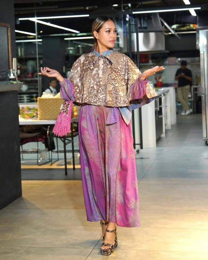 Instagram.com/alleira_batik